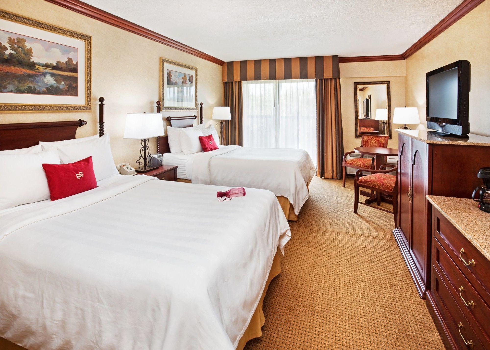 Crowne Plaza Resort Asheville By Ihg Exterior photo